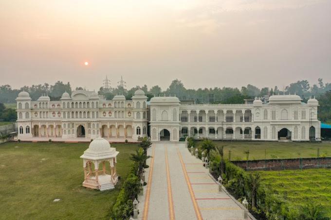 Kairvi Fort Resort Морадабад Экстерьер фото